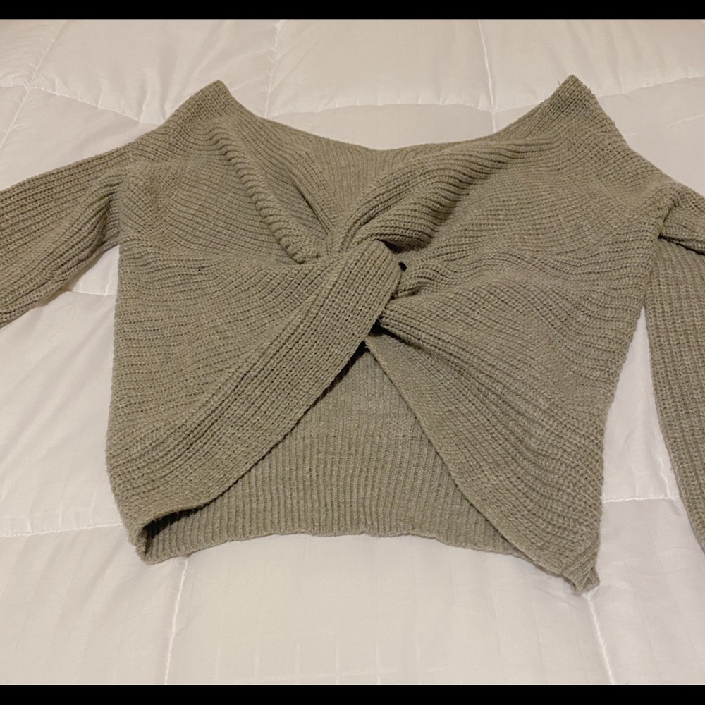 Knot back long sleeve